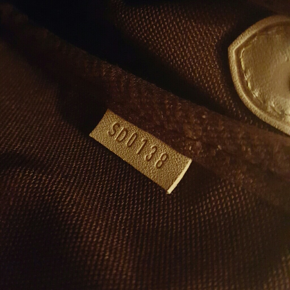 Authentic Louis Vuitton Favorite Mm Monogram - Picture 7 of 8